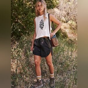 FP Movement Get A Clue Shorts Size Large